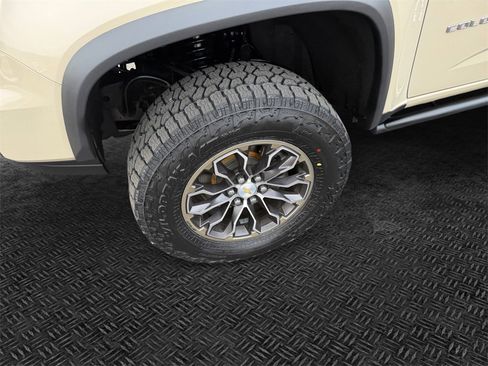 Used 2021 Chevrolet Colorado ZR2 image 10