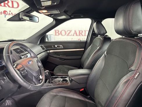 Used 2019 Ford Explorer XLT w/ Equipment Group 202A image 11