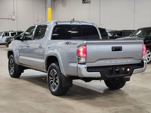 Used 2020 Toyota Tacoma TRD Sport w/ Technology Package image 11