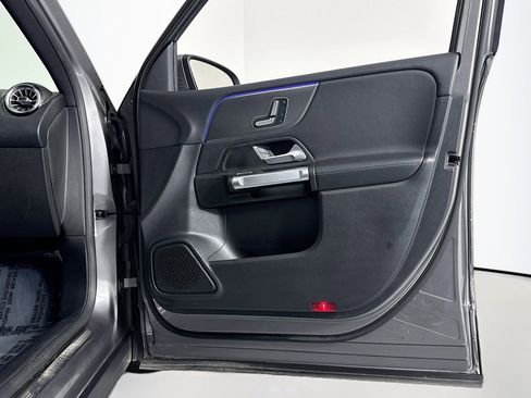 Certified 2021 Mercedes-Benz GLB 250 4MATIC image 24