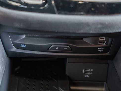 New 2026 Chrysler Pacifica Pinnacle image 24