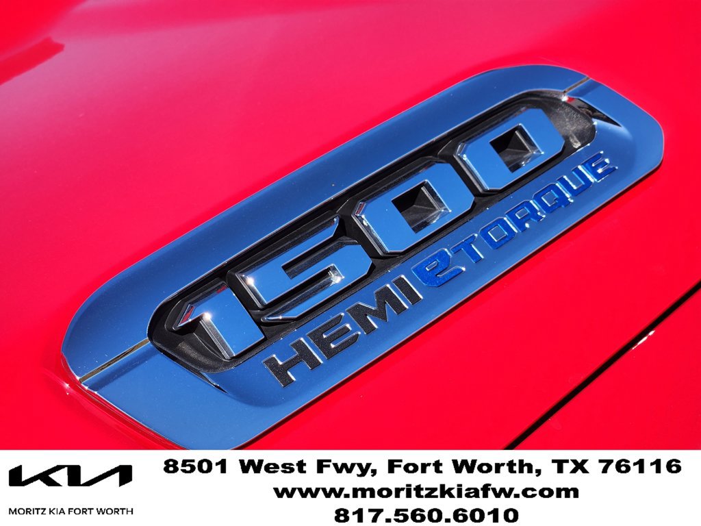 Used 2024 RAM 1500 Laramie AWD/4WD image 11