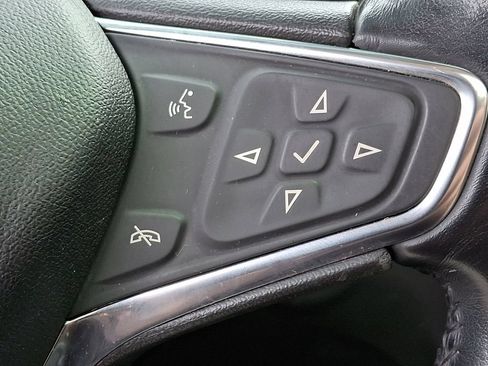Used 2019 Chevrolet Equinox LT w/ Sun & Navigation Package AWD/4WD image 22