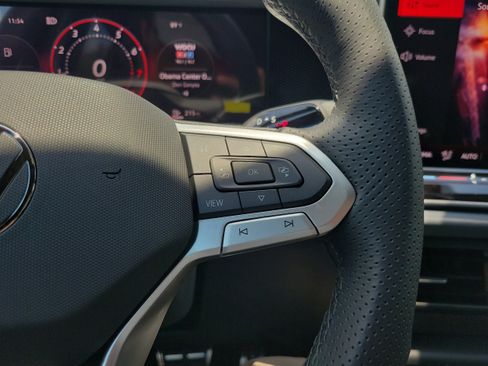 New 2026 Volkswagen Tiguan SE R-Line FWD image 28