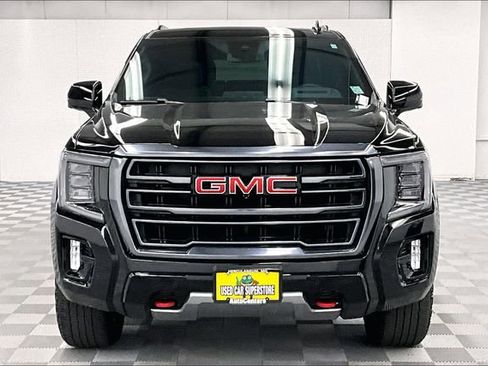 Used 2023 GMC Yukon AT4 w/ Technology Package AWD/4WD image 4