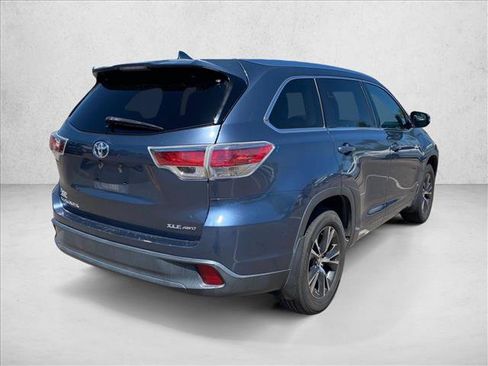 Used 2016 Toyota Highlander XLE AWD/4WD image 5