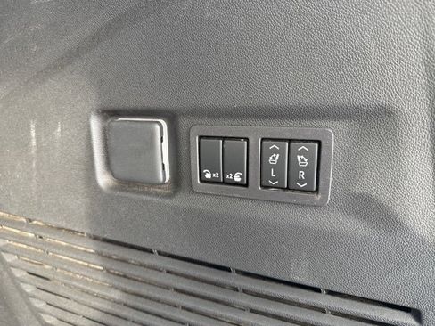 Used 2024 GMC Yukon XL AT4 w/ AT4 Premium Plus Package image 15