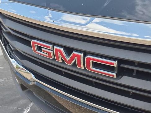 Used 2024 GMC Terrain SLE w/ Driver Convenience Package AWD/4WD image 10