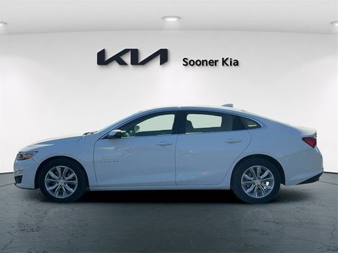 Used 2024 Chevrolet Malibu LT image 3