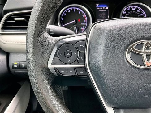 Used 2021 Toyota Camry LE image 10