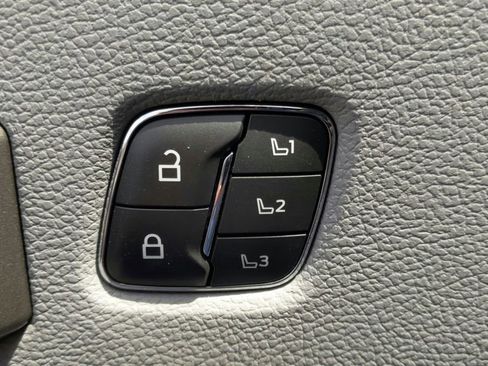 Used 2022 Ford F450 Limited w/ FX4 Off-Road Package AWD/4WD image 17