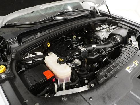 Used 2023 Jeep Grand Cherokee L Limited w/ Luxury Tech Group II image 10