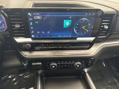 Used 2024 Chevrolet Silverado 3500 LTZ w/ LTZ Convenience Package image 21