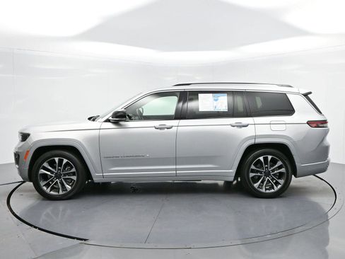 Used 2022 Jeep Grand Cherokee L Overland w/ Advanced Protech Group III AWD/4WD image 4