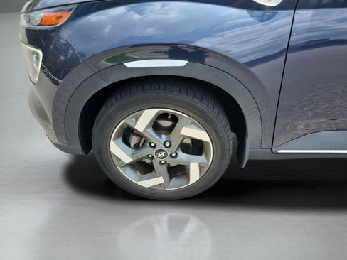 Used 2020 Hyundai Venue FWD image 26