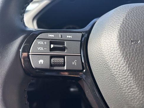 Used 2025 Honda HR-V EX-L image 16