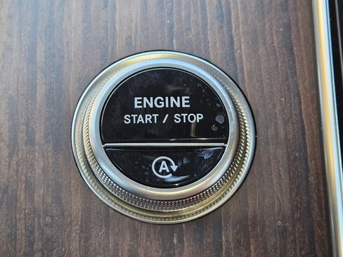 Certified 2025 Mercedes-Benz GLC 300 image 21