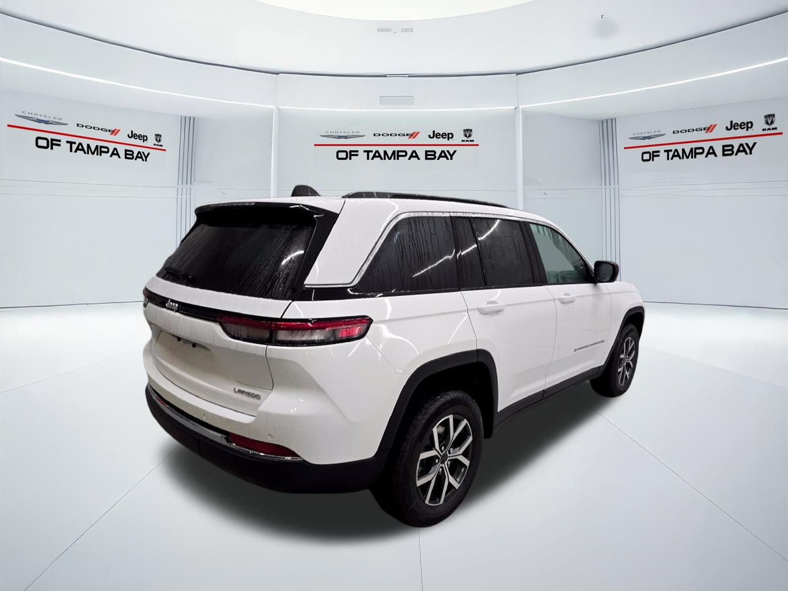 New 2027 Jeep Grand Cherokee Laredo X RWD image 6