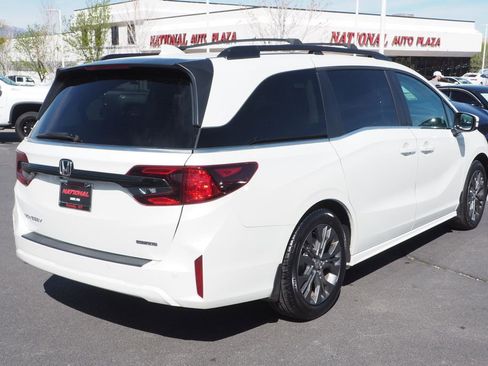 Used 2025 Honda Odyssey Touring image 7