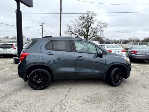 Used 2021 Chevrolet Trax LT w/ Sport Edition image 8