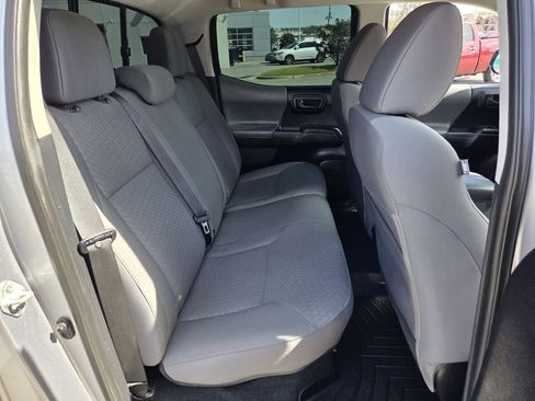 Used 2021 Toyota Tacoma SR AWD/4WD image 11