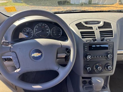 Used 2006 Chevrolet Malibu LS image 11