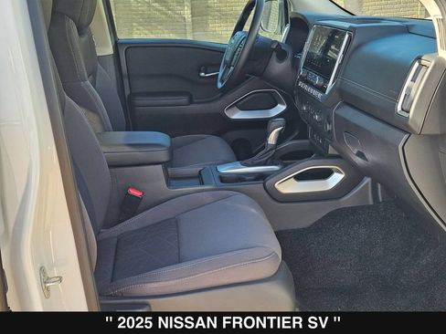 Used 2025 Nissan Frontier SV RWD image 28