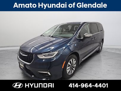Used 2023 Chrysler Pacifica Limited