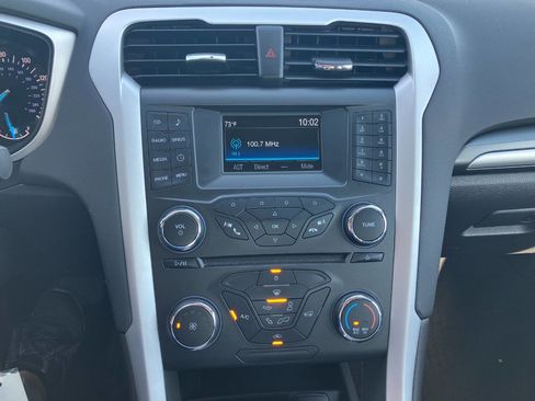 Used 2015 Ford Fusion SE image 19