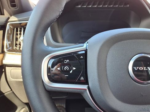 New 2026 Volvo XC90 B6 Plus w/ Protection Package Premier image 17