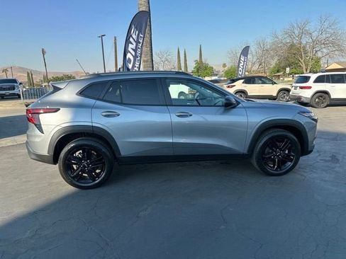 New 2026 Chevrolet Trax ACTIV w/ Sunroof Package FWD image 9