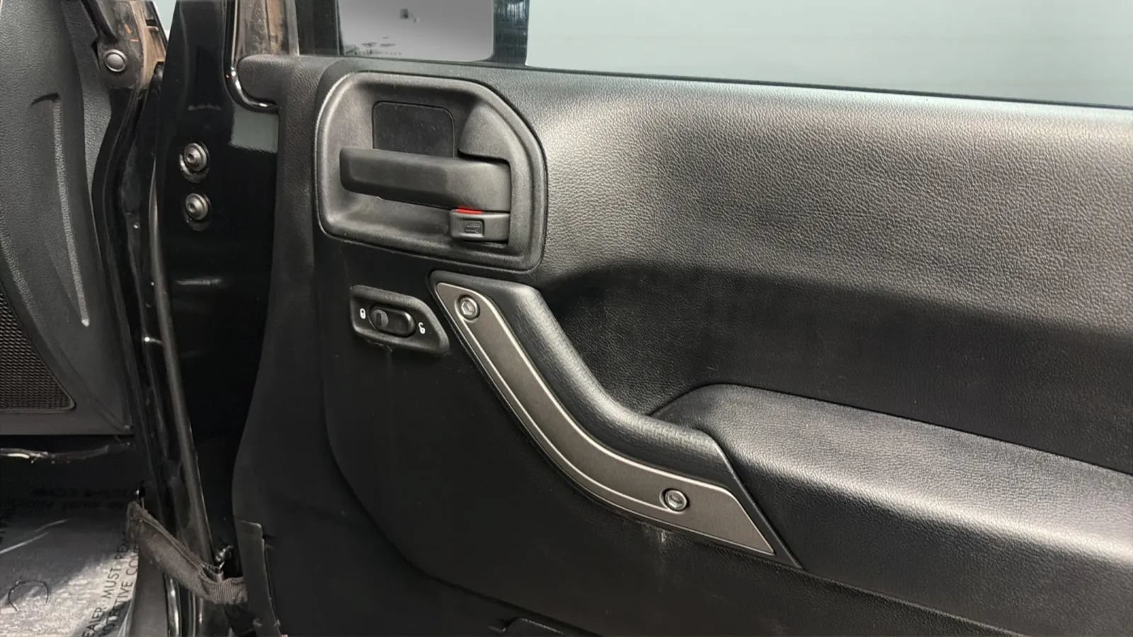 Used 2012 Jeep Wrangler Unlimited Sport AWD/4WD image 16