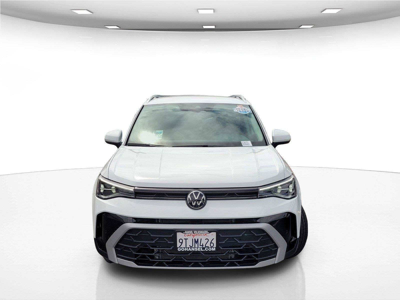 Certified 2025 Volkswagen Taos SE FWD image 4