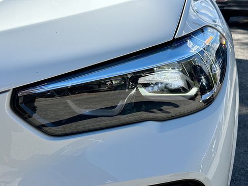 Used 2023 BMW X5 sDrive40i w/ M Sport Package image 32