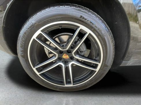 Used 2021 Porsche Macan S image 18