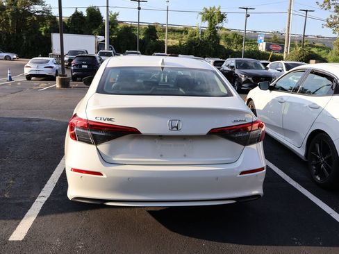 Certified 2024 Honda Civic Touring image 6