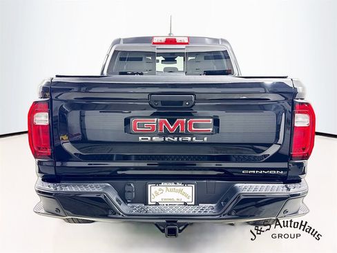 Used 2024 GMC Canyon Denali image 6