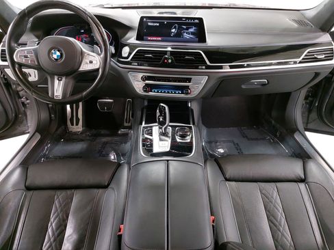 Used 2020 BMW 750i xDrive w/ Executive Package image 9