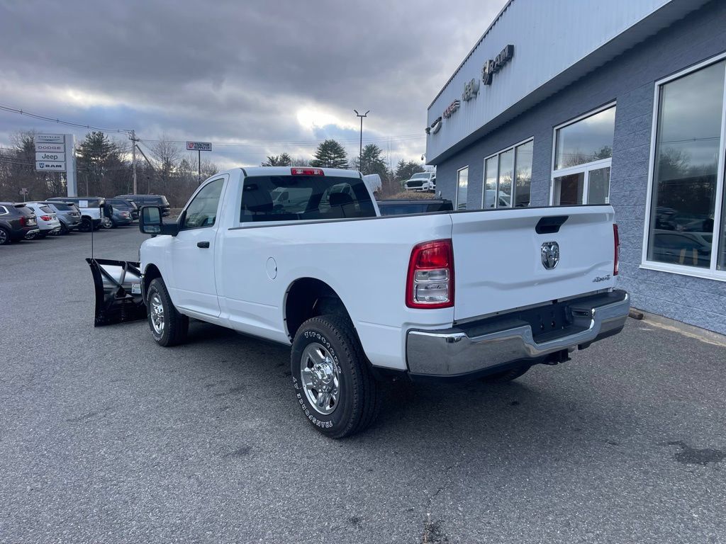 Used 2024 RAM 2500 Tradesman w/ Chrome Appearance Group AWD/4WD image 4