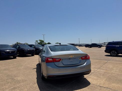 Used 2025 Chevrolet Malibu LS FWD image 16