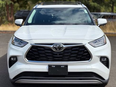Used 2026 Toyota Highlander Platinum AWD/4WD image 8