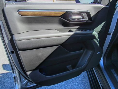 New 2026 Chevrolet Tahoe High Country image 13