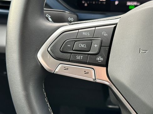 Used 2022 Volkswagen Taos SE image 26