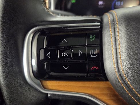 Used 2022 Jeep Grand Wagoneer Series III AWD/4WD image 19