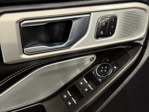 Used 2020 Ford Explorer ST w/ Premium Technology Package image 17