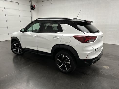 Used 2022 Chevrolet TrailBlazer RS w/ Technology Package AWD/4WD image 6