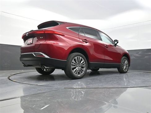 Used 2024 Toyota Venza XLE image 33