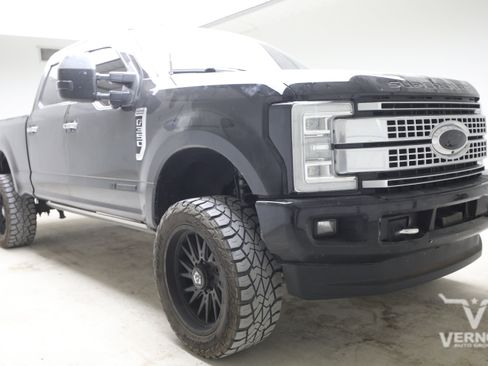 Used 2017 Ford F350 Platinum w/ Platinum Ultimate Package AWD/4WD image 6