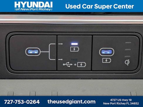 Used 2025 Hyundai Santa Fe Limited FWD image 35