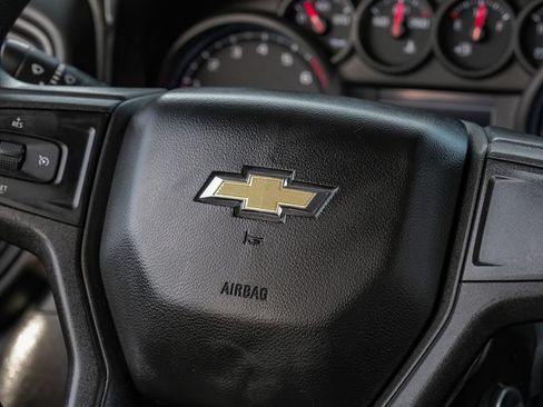 Used 2020 Chevrolet Silverado 1500 Custom w/ Custom Value Package RWD image 18